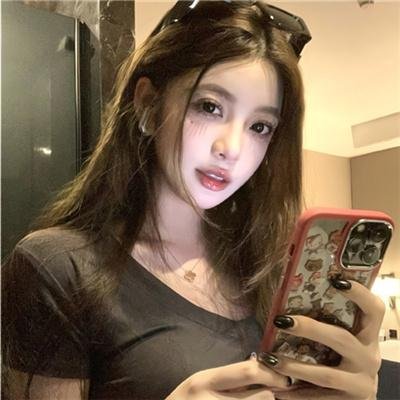 傻白甜的霸总老公封面